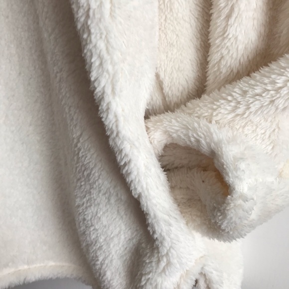 Comfy cozy plaid/fuzzy top - Picture 4 of 6